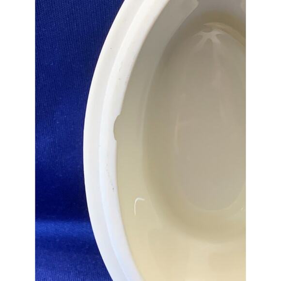 Porcelain Egg Shape Trinket box with Baby Bird and Butterfly 1977 Mary Mugs - Picture 7 of 8